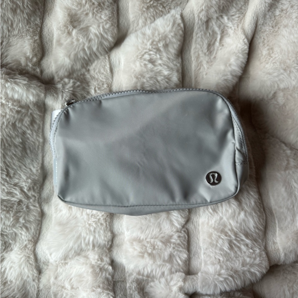 lululemon everywhere belt bag 1L